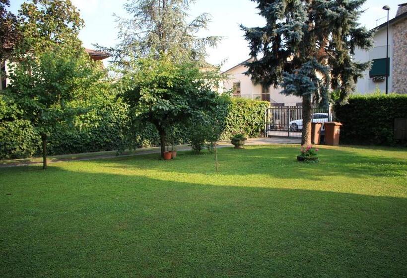 اتاق استاندارد با سرویس بهداشتی مشترک, Appartamento Degli Alfieri