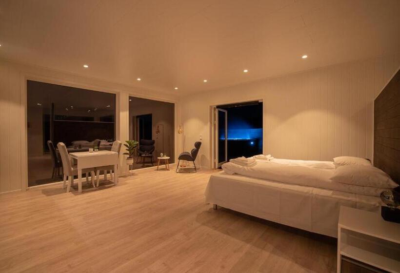Deluxe Studio, Aurora Borealis Observatory