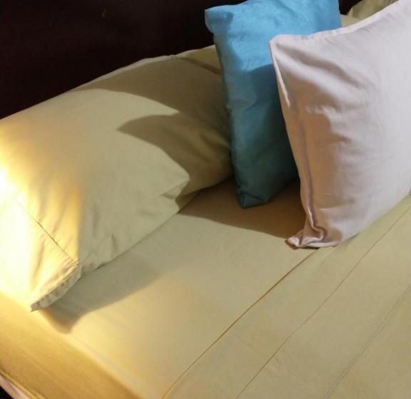 디럭스 스위트, Ultimate Freedom Bed And Breakfast