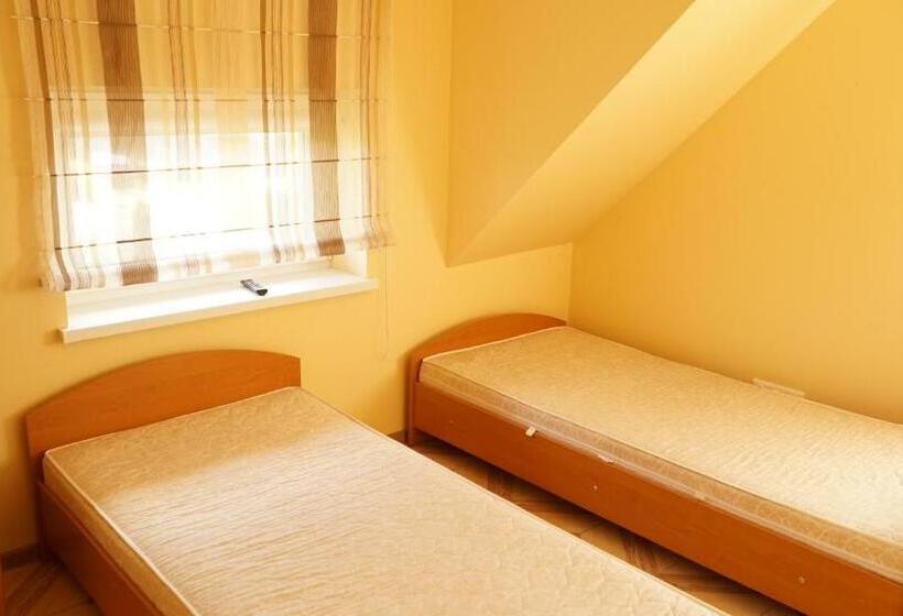 اتاق استاندارد, Suraučių Svečių Namai
