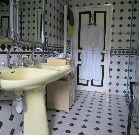 Номер Deluxe, Kerblondel