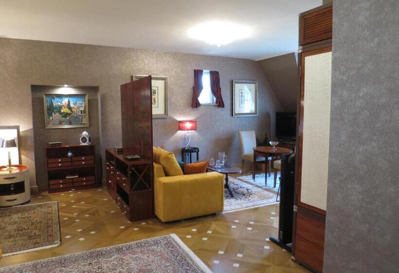 Четырехместный Номер Deluxe, Kerblondel