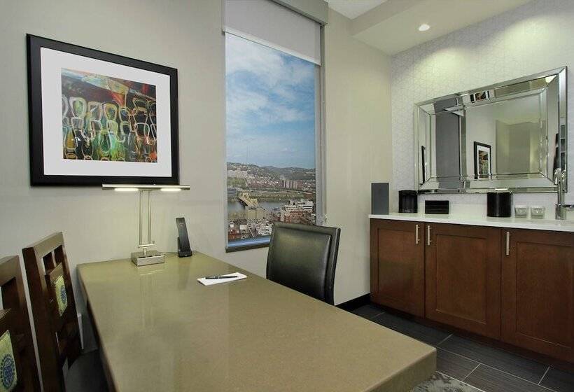 Люкс, Embassy Suites By Hilton Pittsburgh Downtown