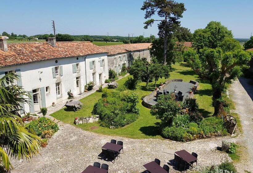 Четырехместный Номер Стандарт, Domaine De Chantageasse
