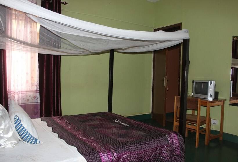 اتاق استاندارد, Cool Breeze Hotel Jinja