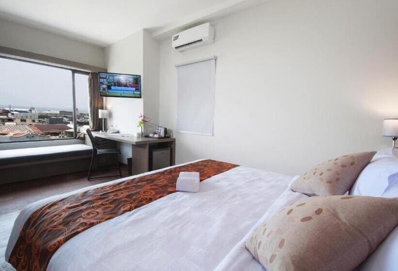디럭스 룸, Genio Hotel Manado
