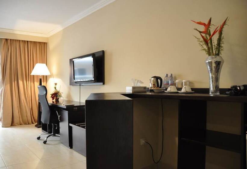 سوییت اجرایی, Royal Kinshasa