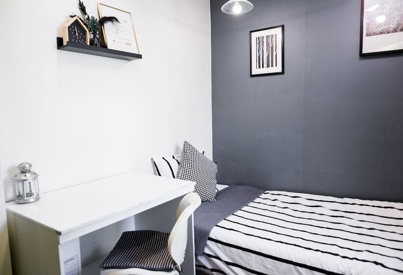 חדר סטנדרט יחיד, Whitetail Guesthouse   Hostel