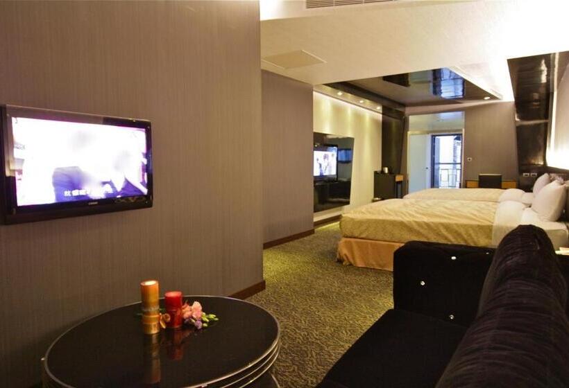 اتاق استاندارد چهار تخته, Fairy Tale City Motel