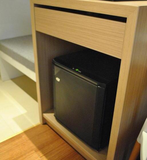 Номер Deluxe, Swiss Belhotel Airport Jakarta