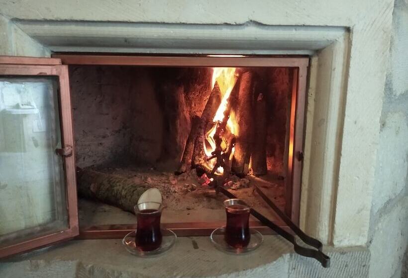 Quarto Deluxe, Alaturca House