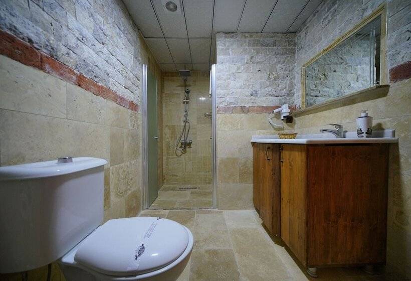 اتاق اقتصادی داخلی, Alaturca House