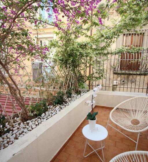 Номер Стандарт с Террасой, S'o Smart B&b Tropea