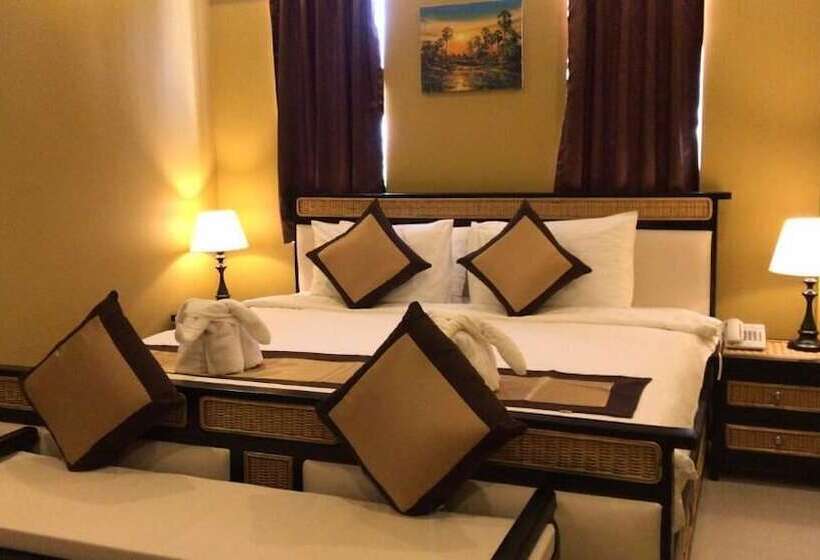 Полулюкс, Aristocrat Residence &