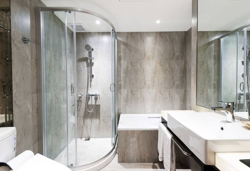 اتاق لوکس با بالکن, K Hotel Taipei Songjiang