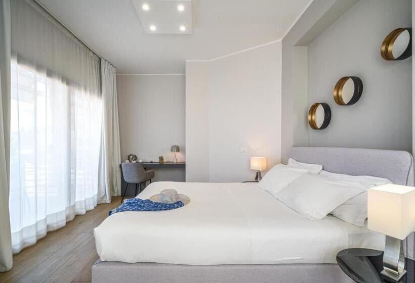 Номер Deluxe Вид на Море с Балконом, Taormina Palace