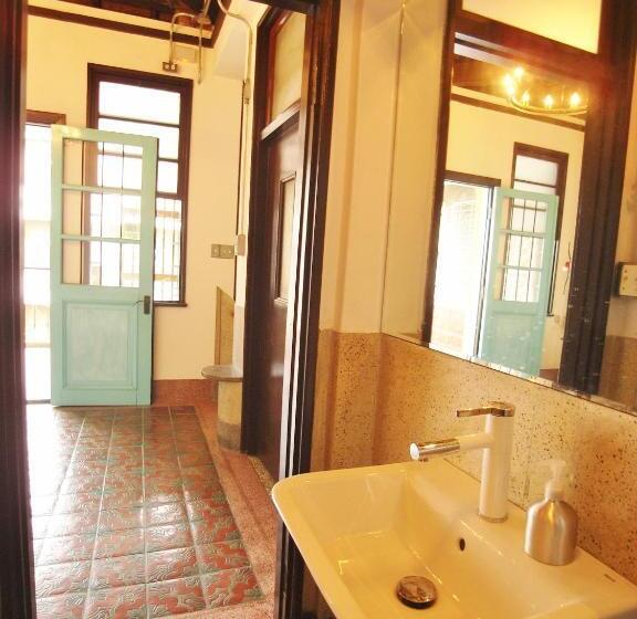 اتاق استاندارد با سرویس بهداشتی مشترک, With Inn Hostel