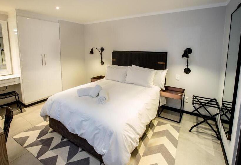סטודיו אקזקיוטיב, Max Executive Apartments