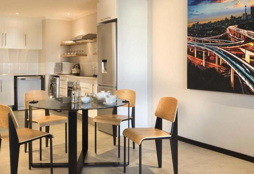 דירת שני חדרים, Max Executive Apartments