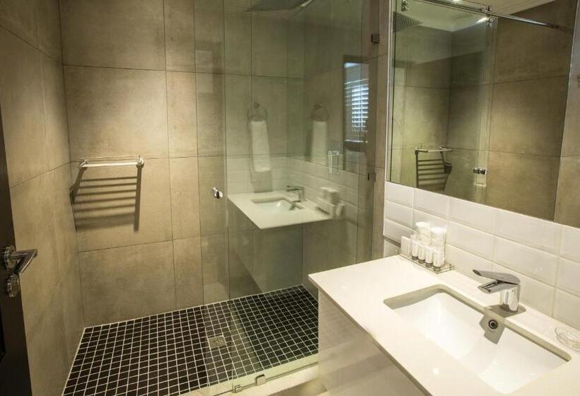 דירת 2 חדרי שינה עם נוף לגינה, Max Executive Apartments