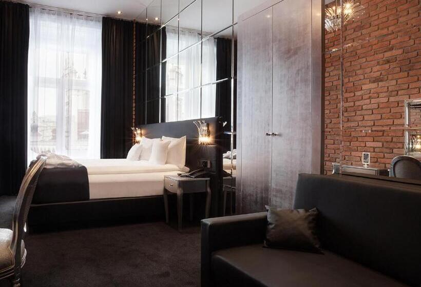 سوئیت جونیور با چشم‌انداز, Betmanowska Main Square Residence Adults Only