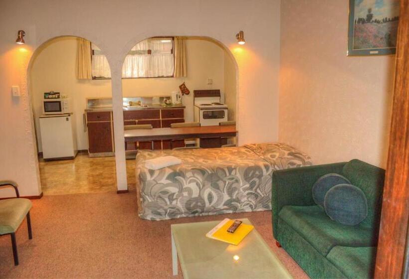 Апартаменты 1 Спальня, Riverside Motel