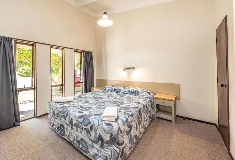 Апартаменты 1 Спальня, Riverside Motel