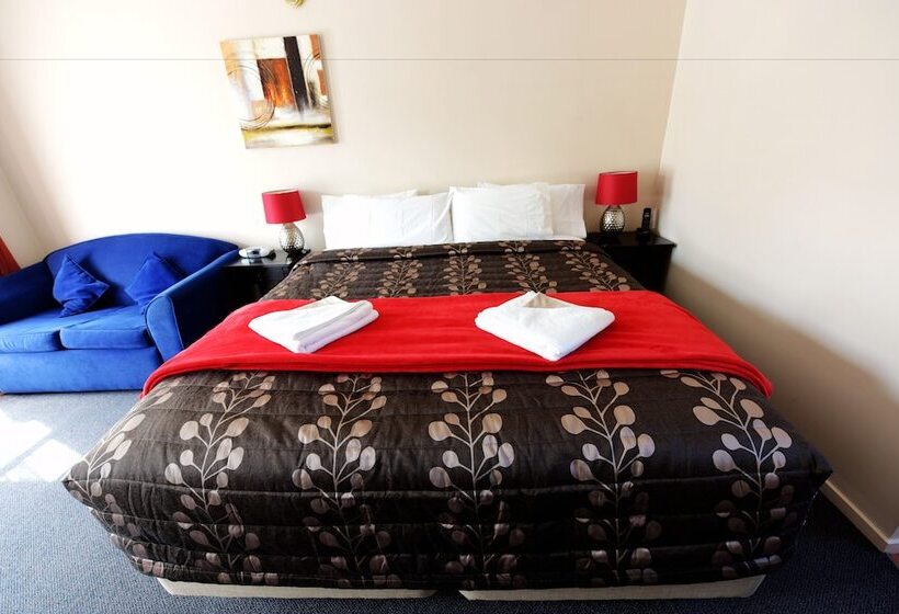 Студия Стандарт, Addington Stadium Motel