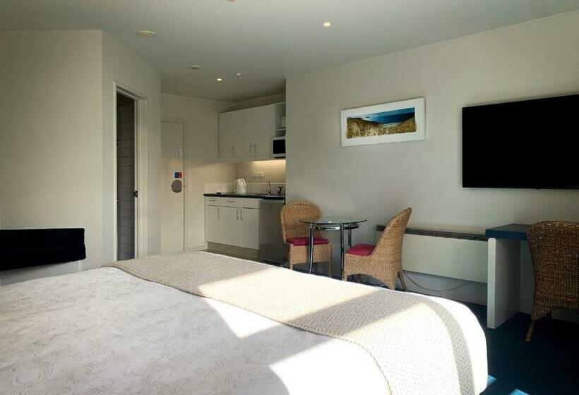 Студио Executive, Beaches Nelson