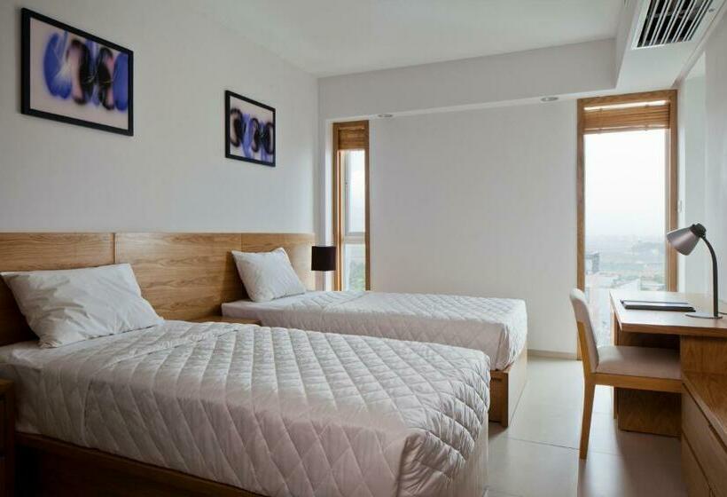 اتاق سوپریور با چشم‌انداز شهر, Golden Holiday Hotel Nha Trang