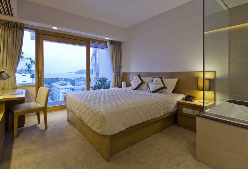 سوییت با چشم‌انداز دریا, Golden Holiday Hotel Nha Trang