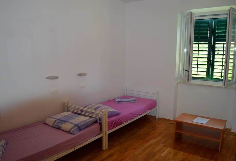 Кровать в Общей Комнате, Hostel Split Backpackers 2