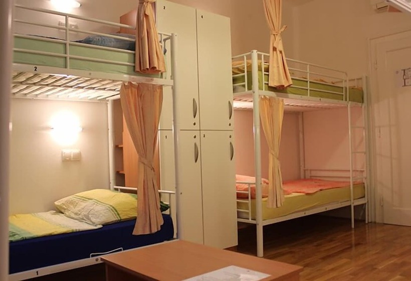 Кровать в Общей Комнате, Hostel Split Backpackers 2