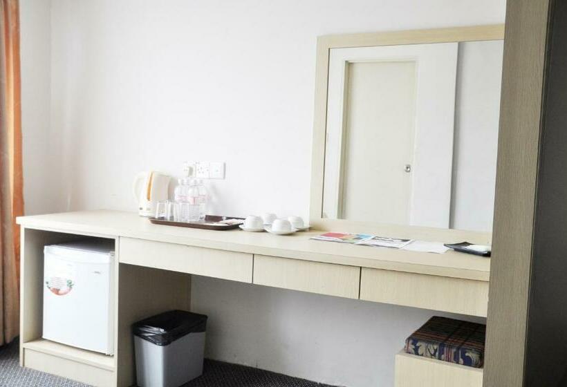 חדר משפחתי, Promenade Service Apartments