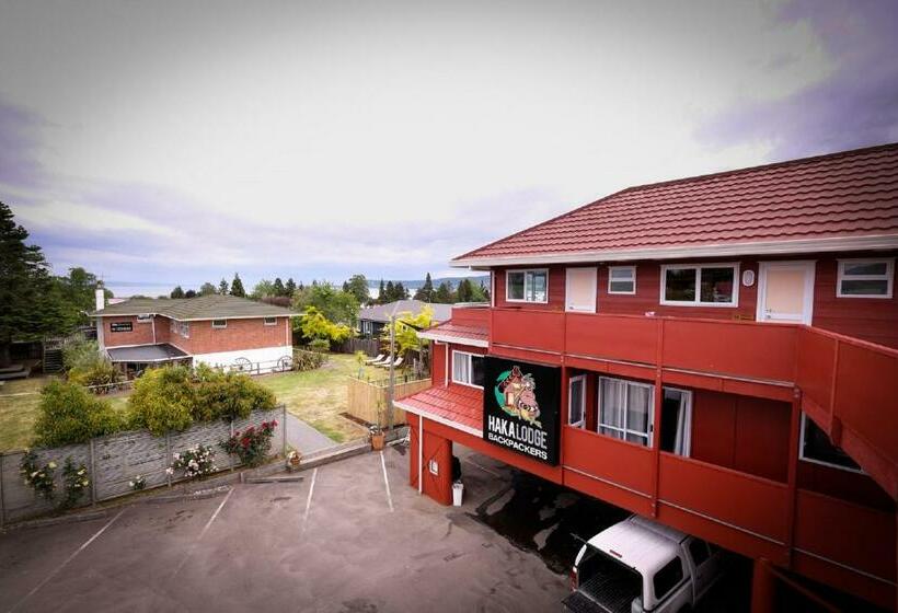 Четырехместный Номер Стандарт, Haka House Taupo