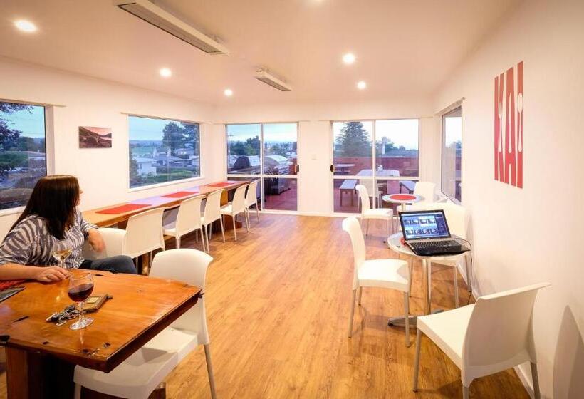 تختخواب در اتاق مشترک, Haka House Taupo