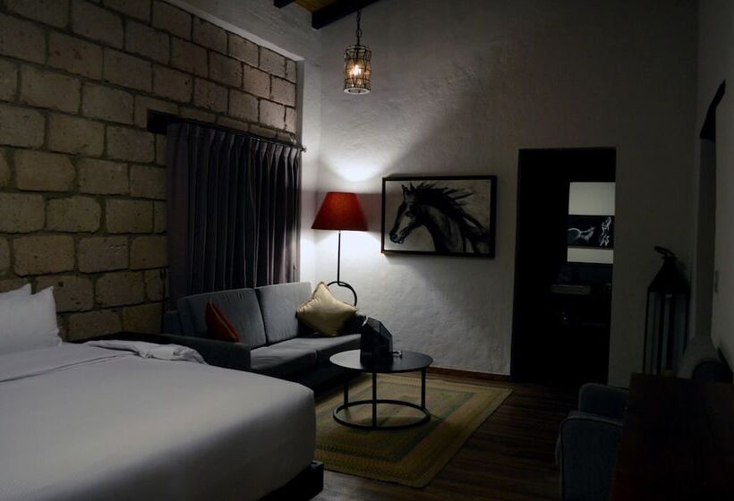 سوییت, Hacienda Los Picachos Spa & Pádel