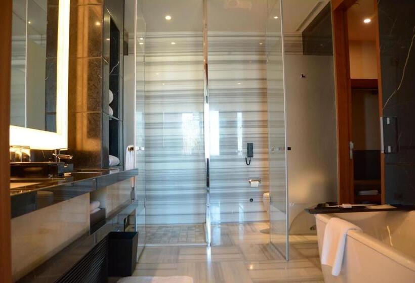 디럭스 스위트 킹 침대, Hyatt Regency, Changchun
