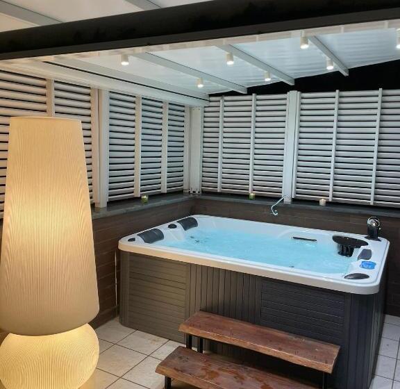 标准间带漩涡浴缸, Villa Minieri Resort & Spa
