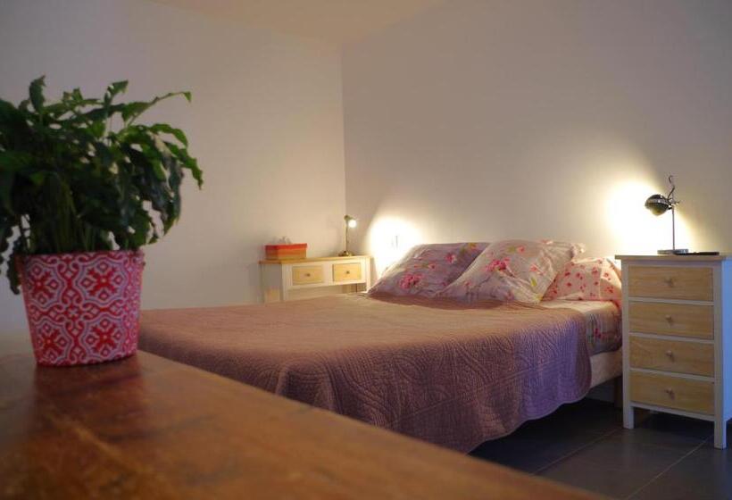 Номер Стандарт Вид на Сад, Domaine Joseph Lafarge Wine Resort B&b