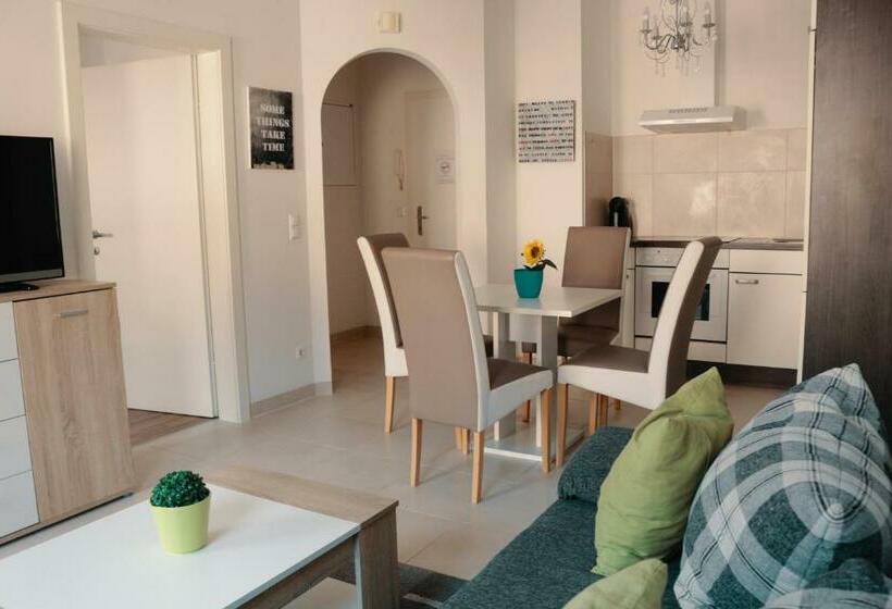バルコニー付き１ベッドルームアパートメント, Vienna Airport Residences