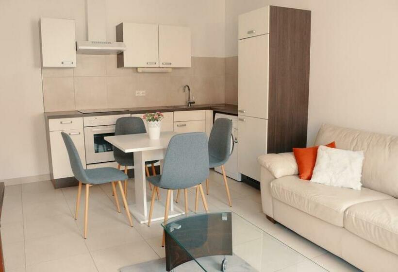 バルコニー付き１ベッドルームアパートメント, Vienna Airport Residences