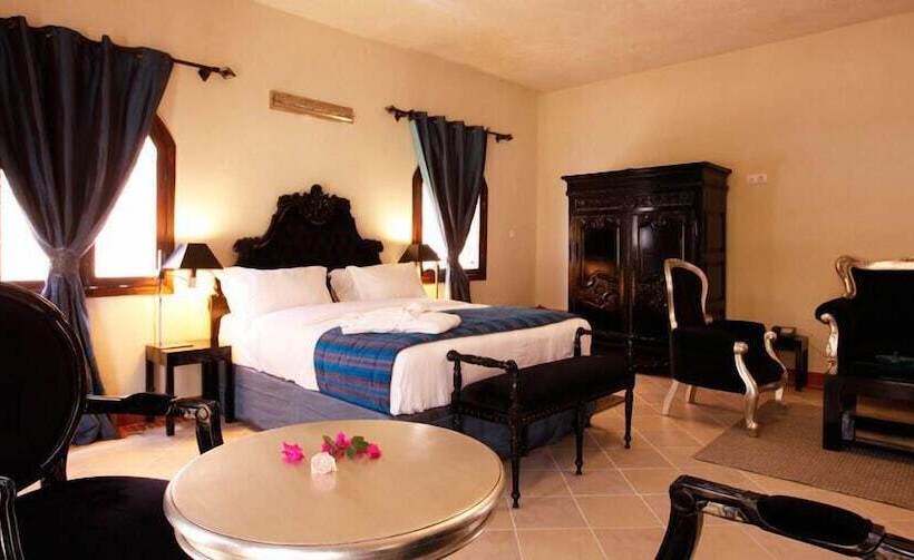 سوییت جونیور, La Villa Racine