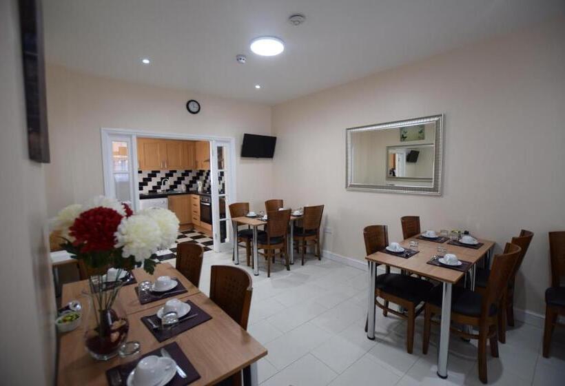 Номер Стандарт Трехместный, Woodlands Lodge Ilford