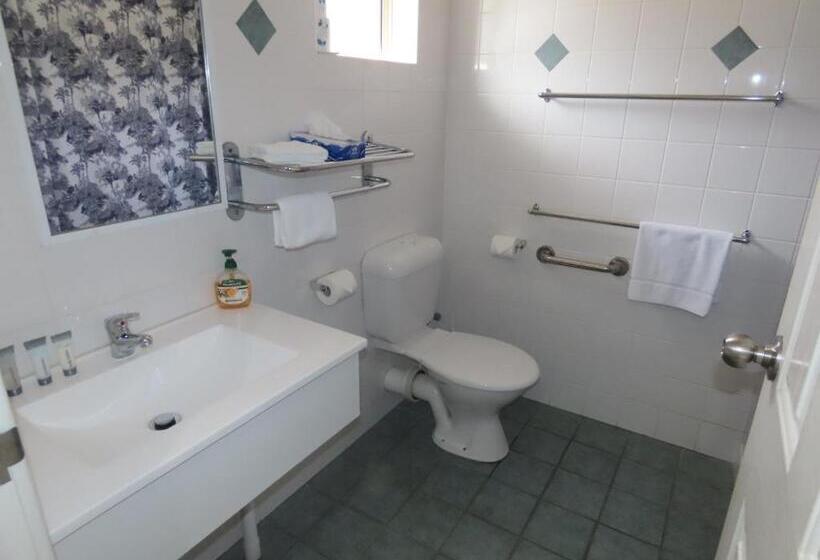 استودیوی لوکس, Emu Point Motel