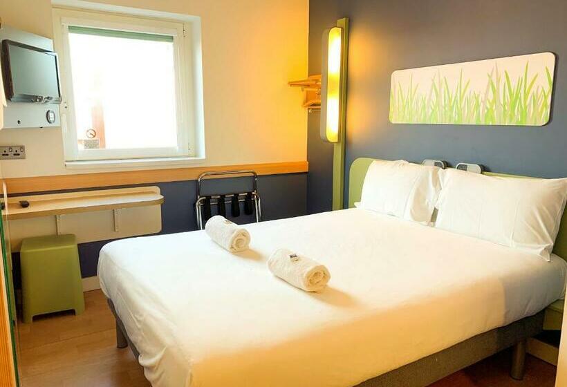 클래식 룸 더블 침대, Ibis Budget Belfast City Centre