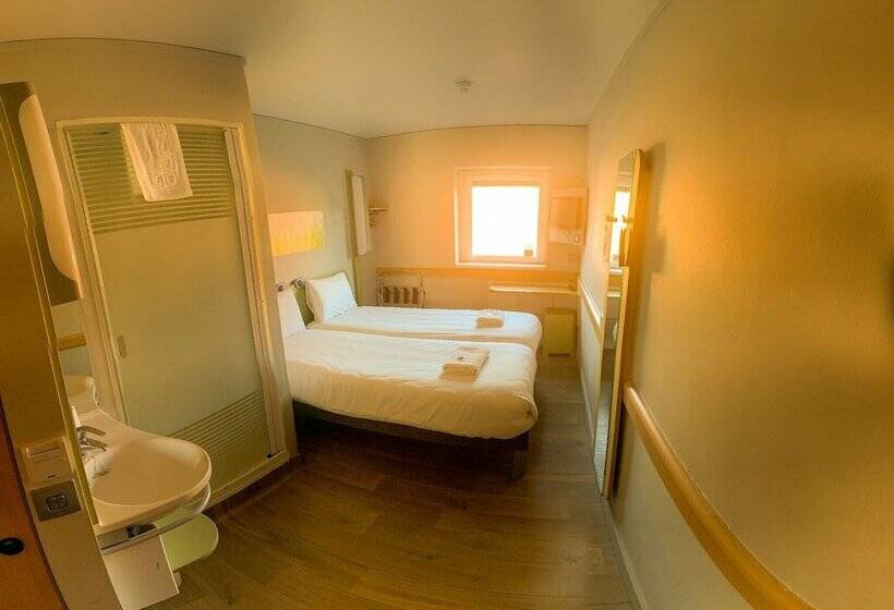 스탠다드 룸 더블 침대, Ibis Budget Belfast City Centre