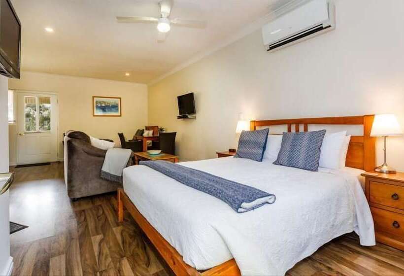Студия Стандарт, Inn The Tuarts Guest Lodge