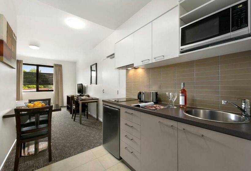 Студия Стандарт, Quest Moorabbin