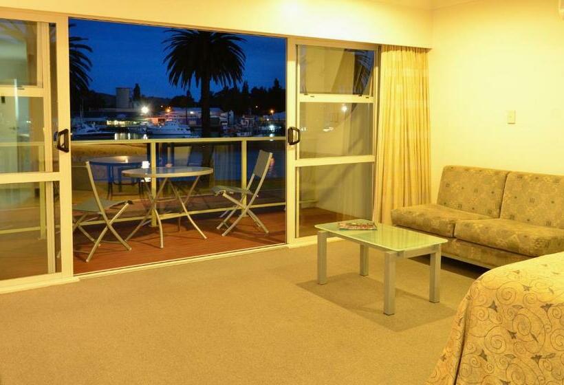 Апартаменты 1 Спальня, Senator Motor Inn